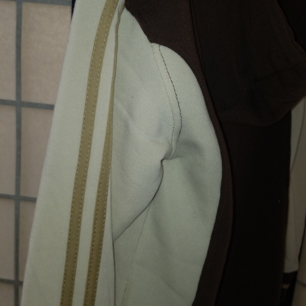 Sweatsuit - Picture 3 of 6